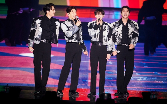 [Herald Review] Highlight kicks off Asia tour with memory-filled Seoul concert