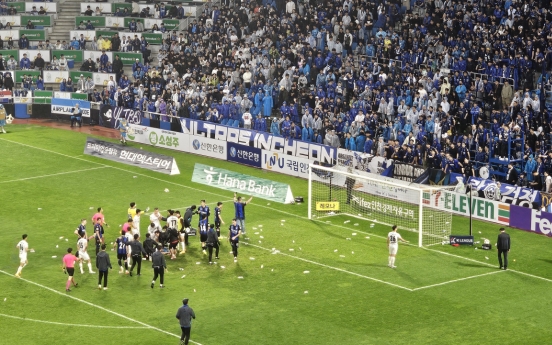 Over 100 fans banned from K League matches over bottle-throwing incident