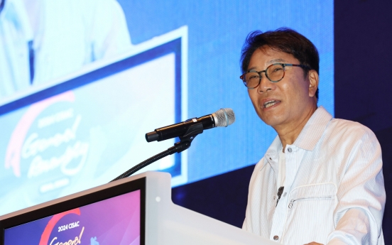 SM founder Lee Soo-man urges K-pop industry's quick adoption of AI, blockchain technology