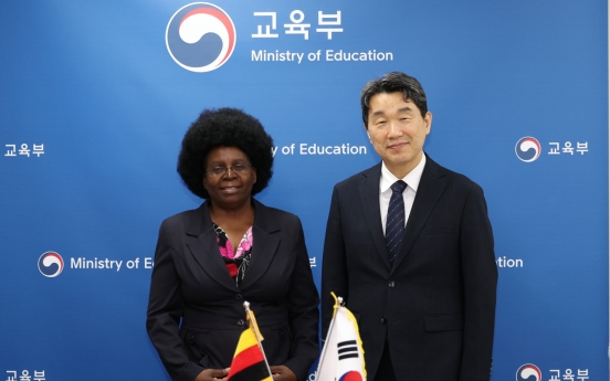 Education minister seeks to foster cooperation with Uganda
