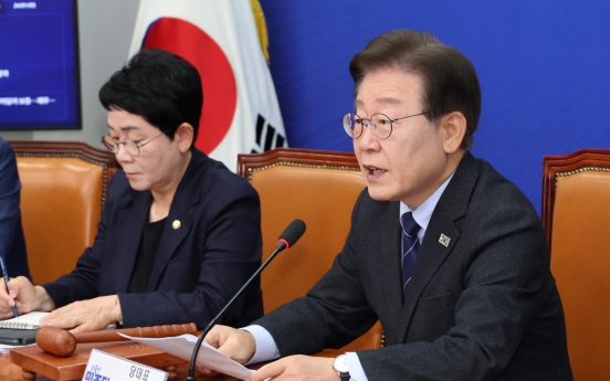 DP leader urges two Koreas to stop 'childish chicken game' of trash balloons, loudspeakers