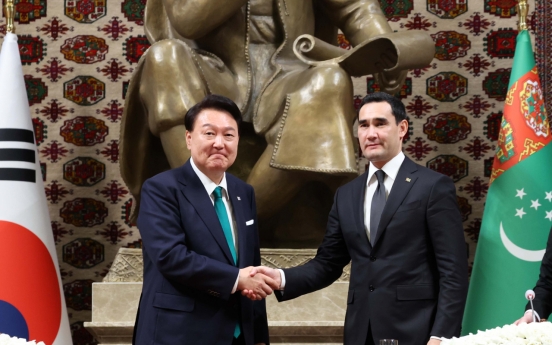 Leaders of Korea, Turkmenistan discuss economy, energy