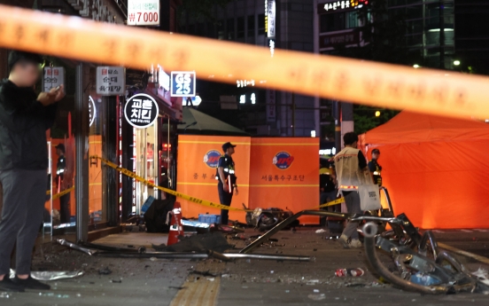 Yoon calls for swift response to central Seoul accident