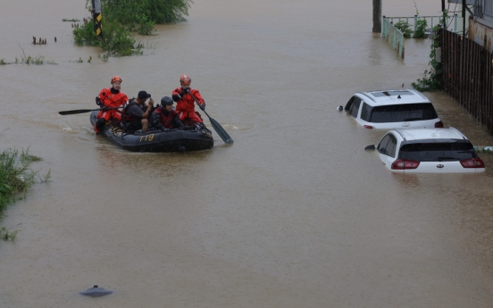 Torrential rains trigger evacuations, closures in Greater Seoul, central region