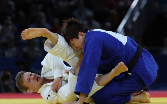 Lee Joon-hwan wins bronze in men's judo