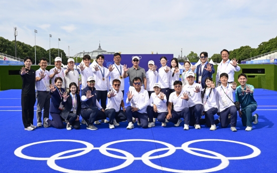 Hyundai Motor chief touts Korean archers' Olympic wins