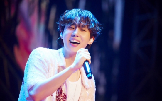 [Herald Review] Infinite leader Kim Sung-kyu mesmerizes fans with top-notch live performance with band