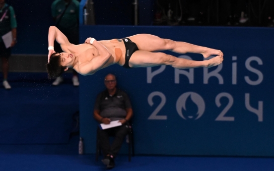 Diver heads to 3rd straight final in men's springboard event