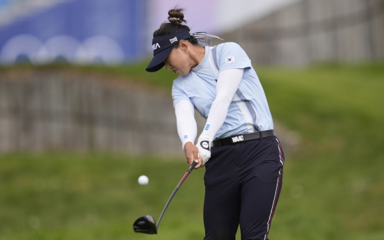 Amy Yang six off 54-hole lead in women's golf