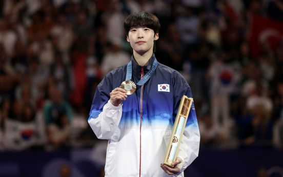 Lee Da-bin wins bronze in women's taekwondo