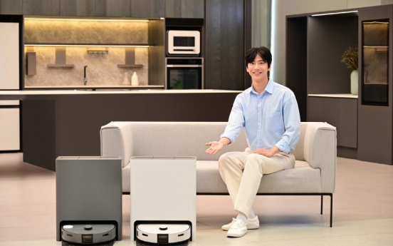 Samsung, LG to challenge Chinese rivals with 'all-in-one' robot vacuums