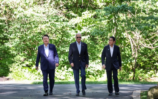 Leaders of S. Korea, US, Japan vow unity on ‘greatest challenges’