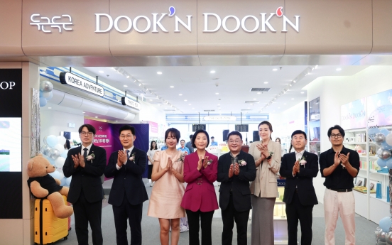 [Photo News] Hanjin's 'Dook'n Dook'n' brings Hallyu to Vietnam