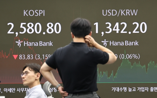 Seoul shares fall over 3% on concerns of economic slowdown