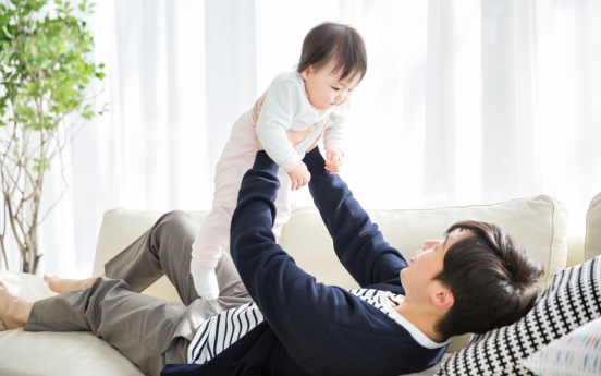 More dads taking paternity leave while fewer Koreans get married