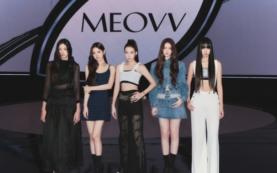 Producer Teddy's girl group Meovv debuts, showcasing dual feline charms