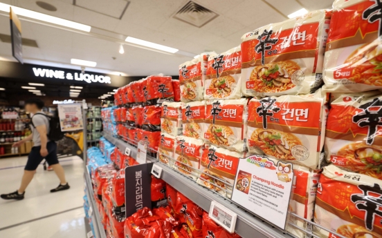 Exports of instant noodles surpass $800m in Jan.-Aug.