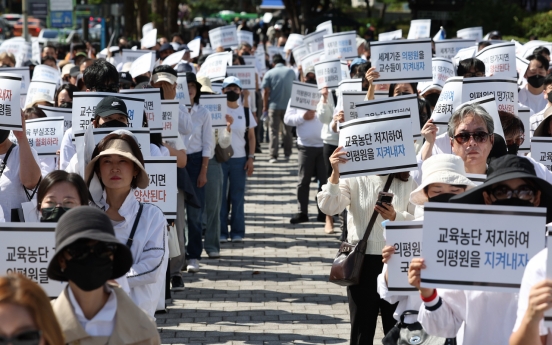 Medical standoff heats up as SNU approves leaves for striking students