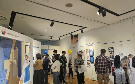 Bucheon comics fest kicks off, drawing comics lovers