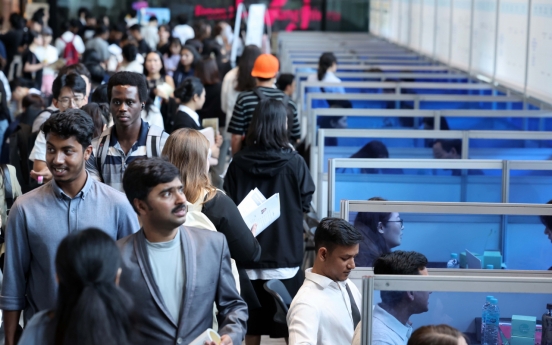 '8 out of 10 foreign students willing to work in Korea'