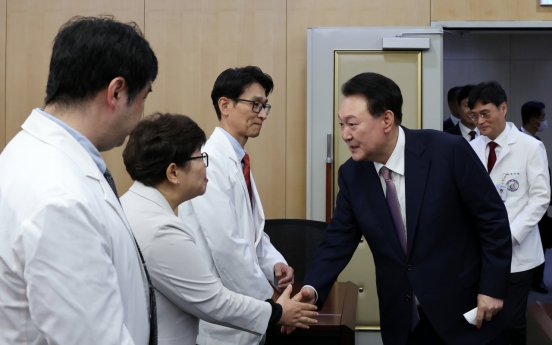 Yoon floats plan for tertiary hospital on Jeju Island