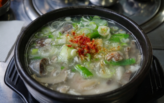 At Gwangcheonok, try North Korean-style sundae gukbap