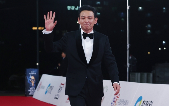 '12.12: The Day' wins big at 45th Blue Dragon Film Awards