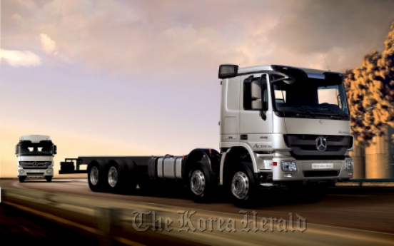Daimler launches new cargo truck
