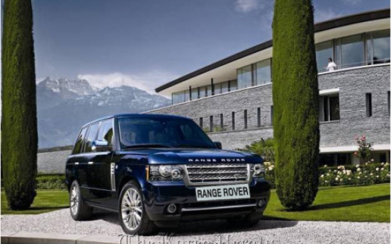 Range Rover Vogue hits local market