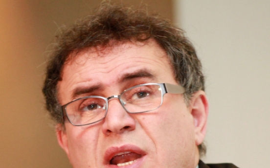 Roubini sees double dip if oil hits $140