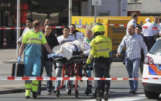 Gunman kills 6, himself in Dutch shopping mall