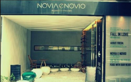 NOVIA e NOVIO for big, stylish bistro meals