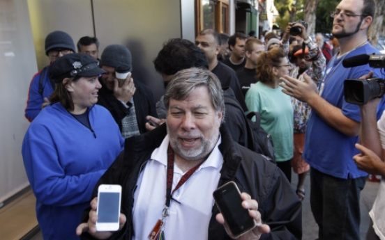 New iPhone launch turns into remembrance for Jobs