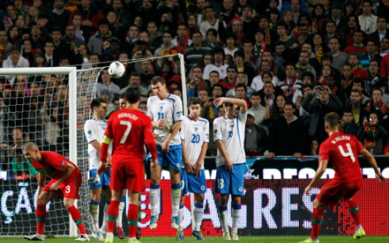 Ireland, Portugal reach Euro 2012