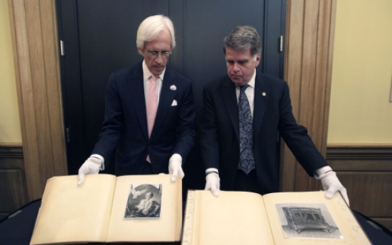 Photo albums related to Nazi art theft unveiled