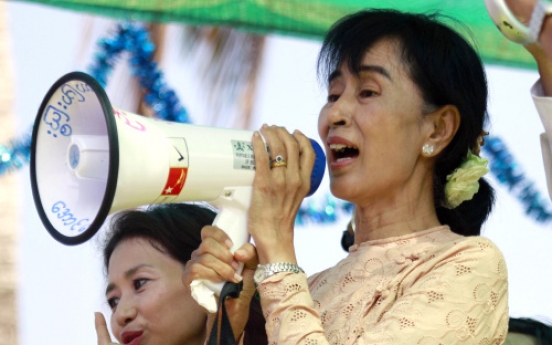 Myanmar's Suu Kyi reported winning historic vote