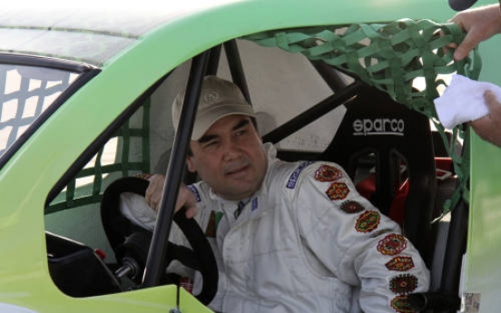 Turkmen president wins on racing track