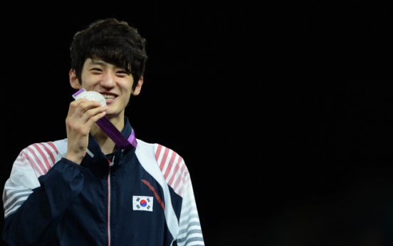 Lee Dae-hoon wins silver in men's under-58㎏ taekwondo
