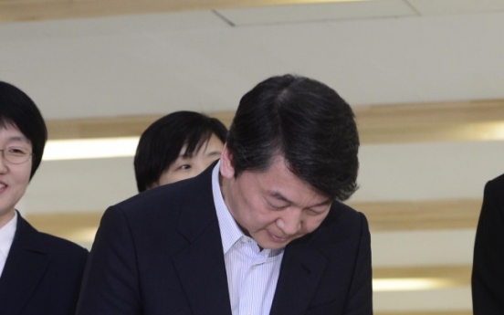 Ahn apologizes for wife’s tax-dodging