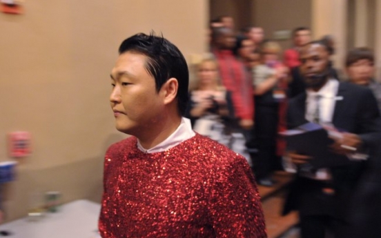 Psy performs in front of U.S. first family