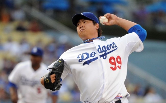 Ryu, Dodgers clip Phillies 4-3