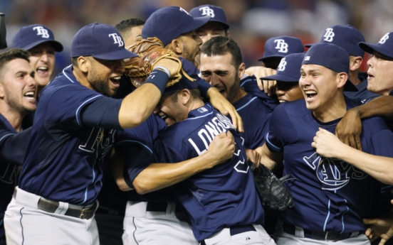 Rays rumble into playoffs
