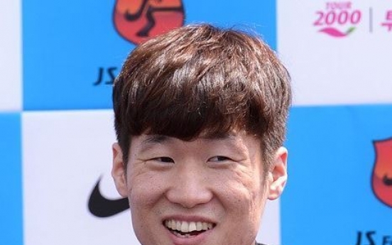 Park Ji-sung spotted on filming site of ‘Running Man’