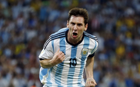 [World Cup] Messi lifts Argentina