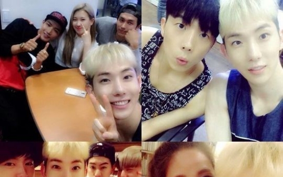 JYP musicians show off friendship through selfies