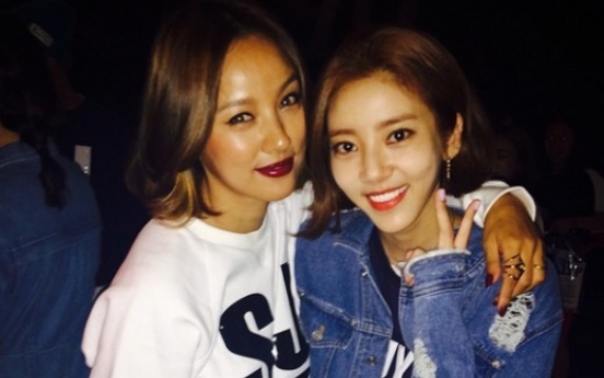 Sexy icons Son Dambi and Lee Hyori show off friendship