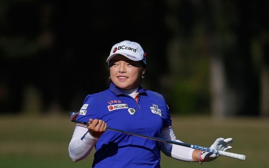 Jang surges into lead at opener