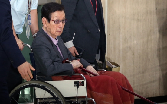 Health concerns raised of aging Lotte founder