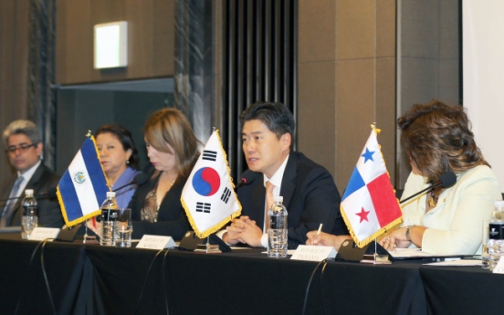 Korea, C. America launch FTA talks