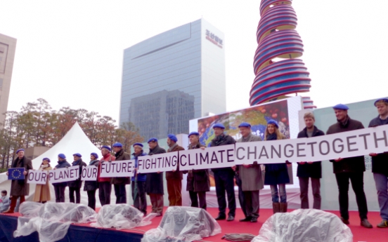 Citizens, diplomats march for climate talks’ success